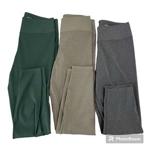 Uniqlo 3 pairs of Airism leggings